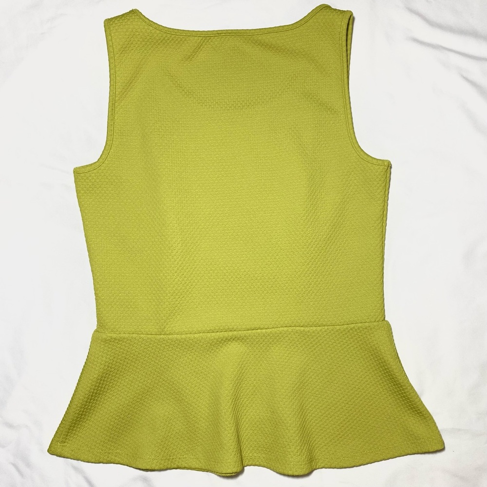 Ann Taylor Women’s Lime Green Top with Ruffle Bottom Size Small - Picture 2 of 6